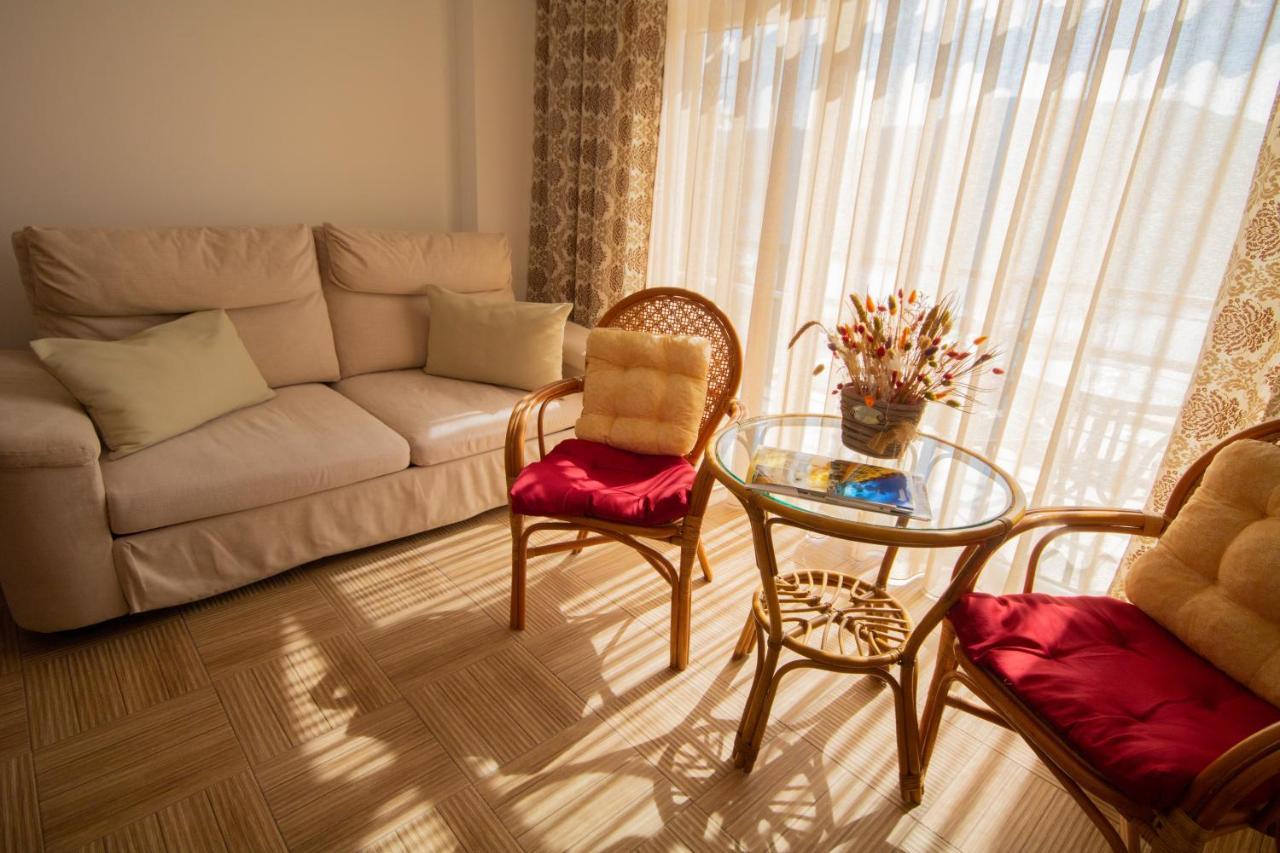 Mai Danube Hotel Ieşelniţa Buitenkant foto