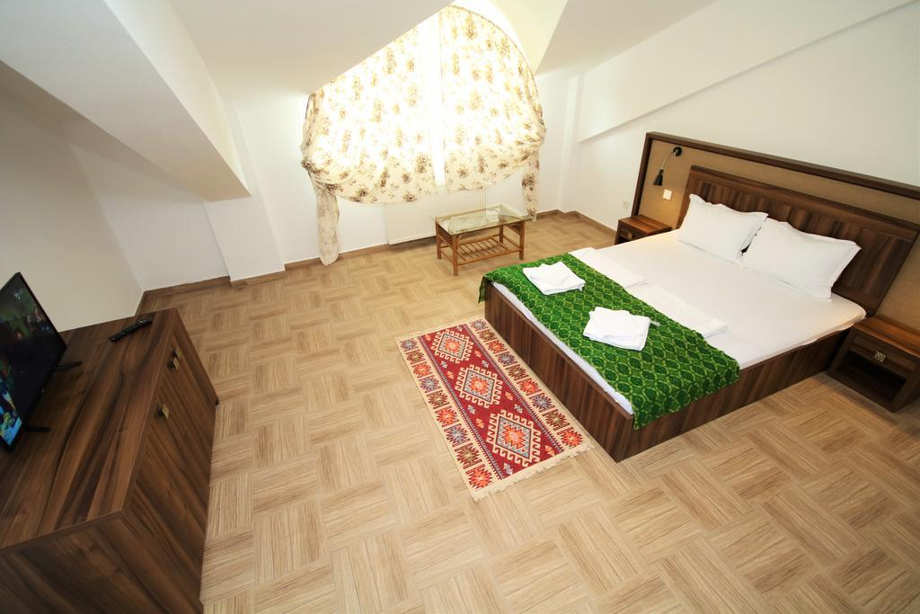 Mai Danube Hotel Ieşelniţa Buitenkant foto