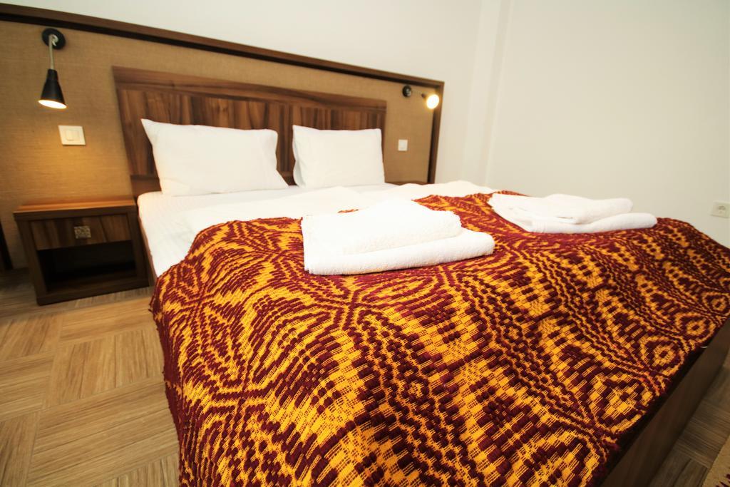 Mai Danube Hotel Ieşelniţa Buitenkant foto