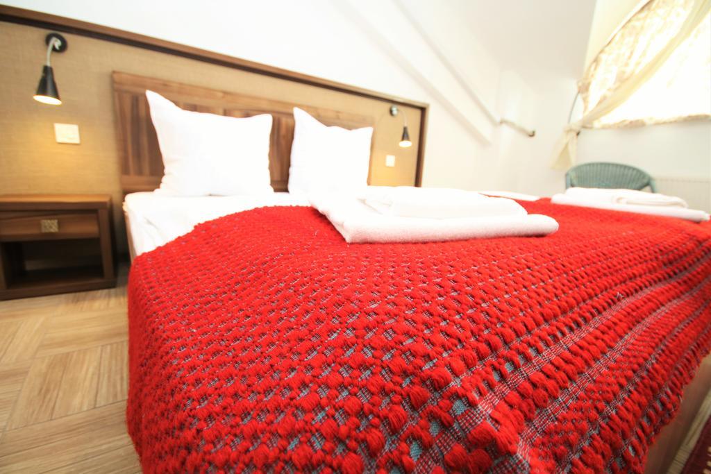 Mai Danube Hotel Ieşelniţa Buitenkant foto