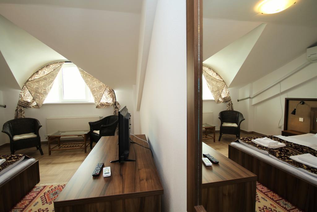 Mai Danube Hotel Ieşelniţa Buitenkant foto