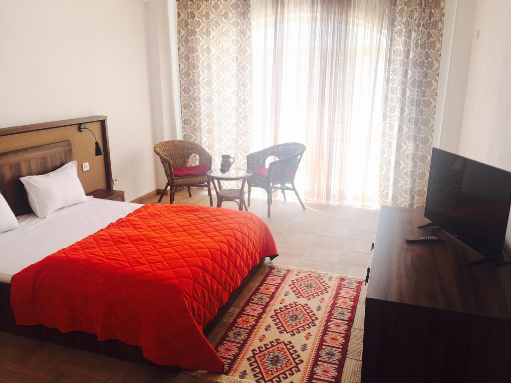 Mai Danube Hotel Ieşelniţa Buitenkant foto