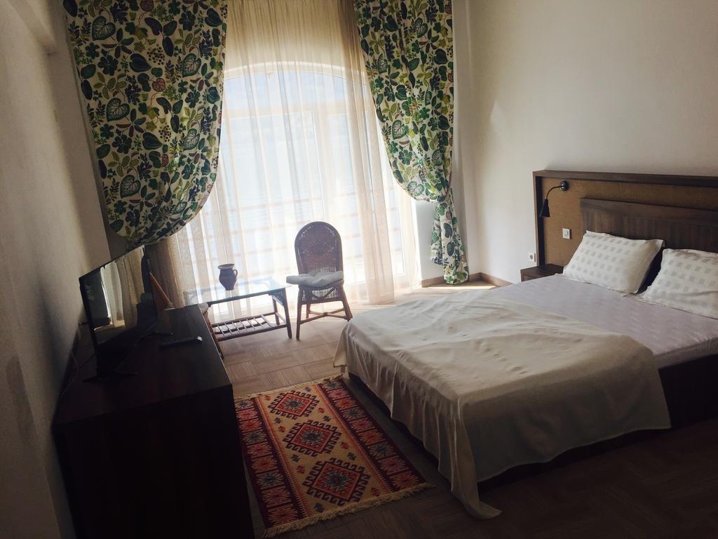Mai Danube Hotel Ieşelniţa Buitenkant foto