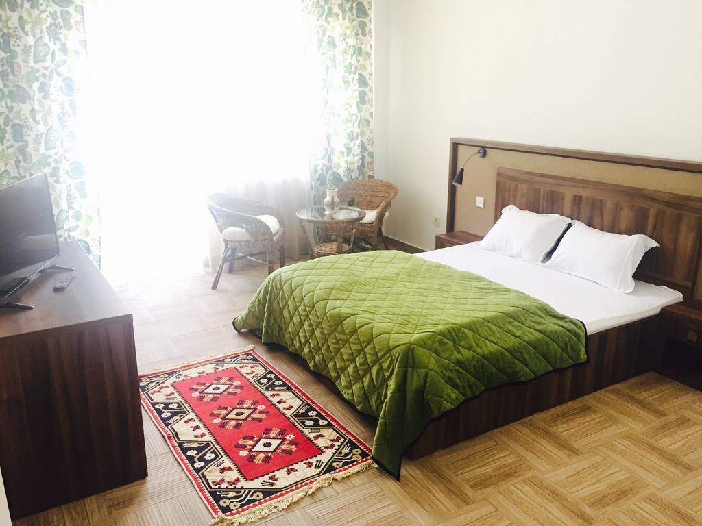 Mai Danube Hotel Ieşelniţa Buitenkant foto