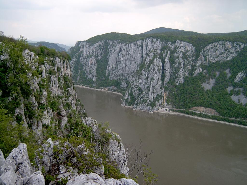 Mai Danube Hotel Ieşelniţa Buitenkant foto
