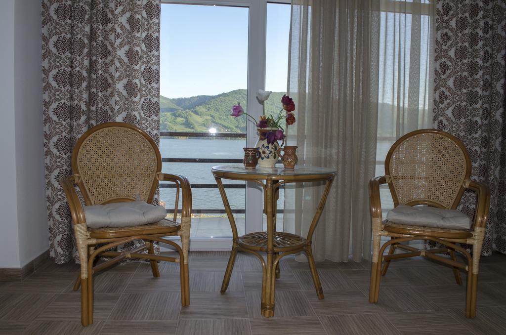 Mai Danube Hotel Ieşelniţa Buitenkant foto