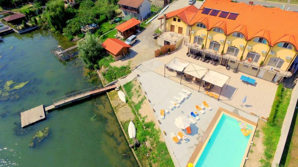 Mai Danube Hotel Ieşelniţa Buitenkant foto