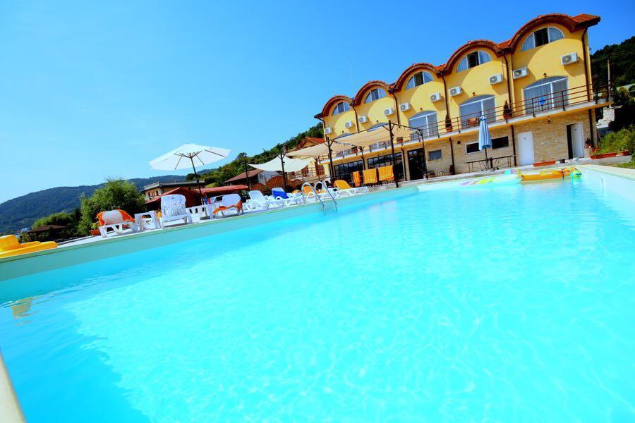 Mai Danube Hotel Ieşelniţa Buitenkant foto