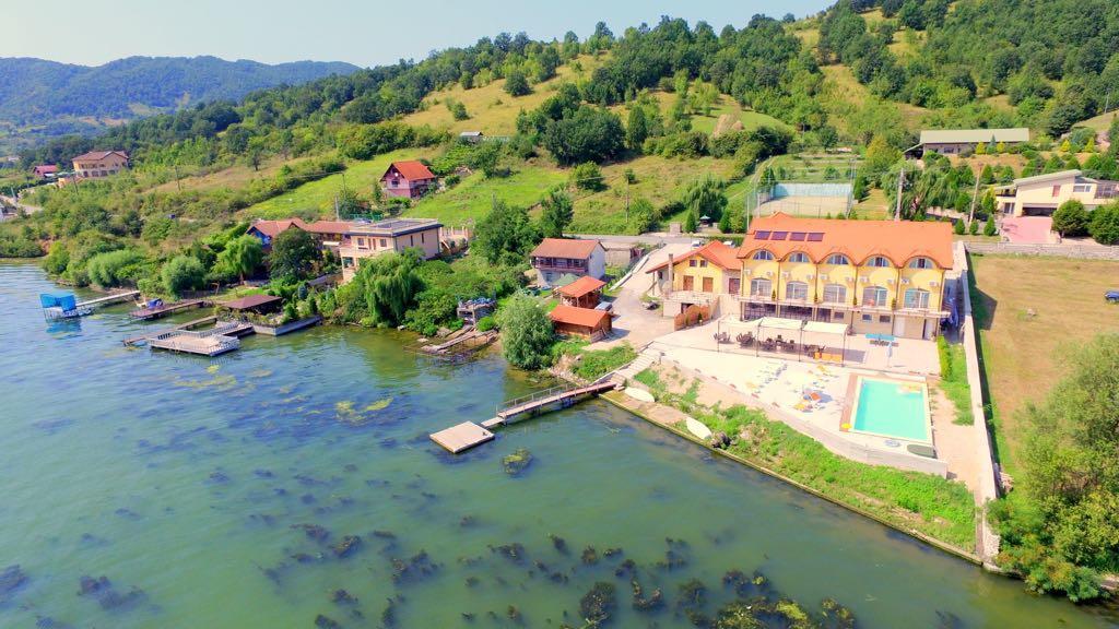 Mai Danube Hotel Ieşelniţa Buitenkant foto
