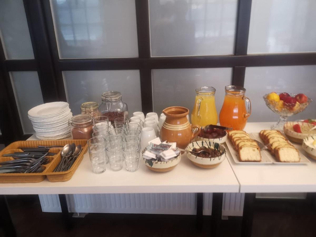 Mai Danube Hotel Ieşelniţa Buitenkant foto