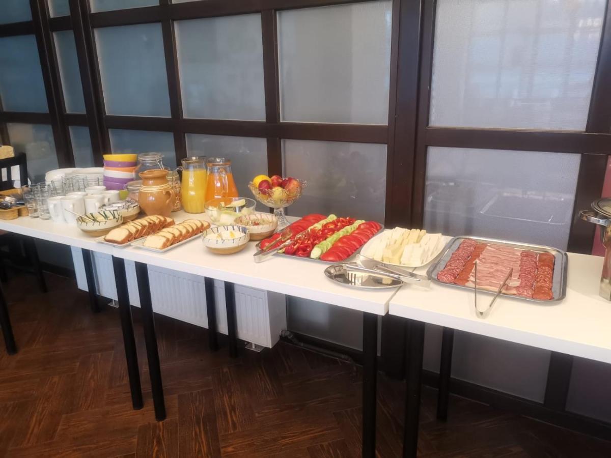 Mai Danube Hotel Ieşelniţa Buitenkant foto