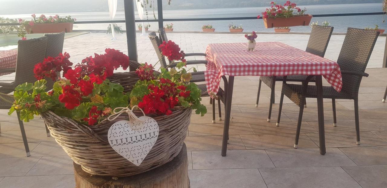 Mai Danube Hotel Ieşelniţa Buitenkant foto